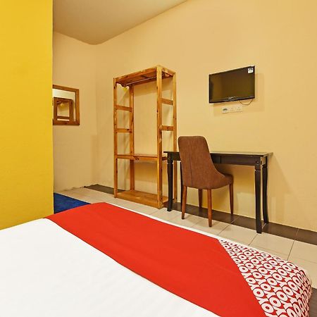 Oyo 90561 Awan Biru Motel Pantai Cenang  Exterior foto