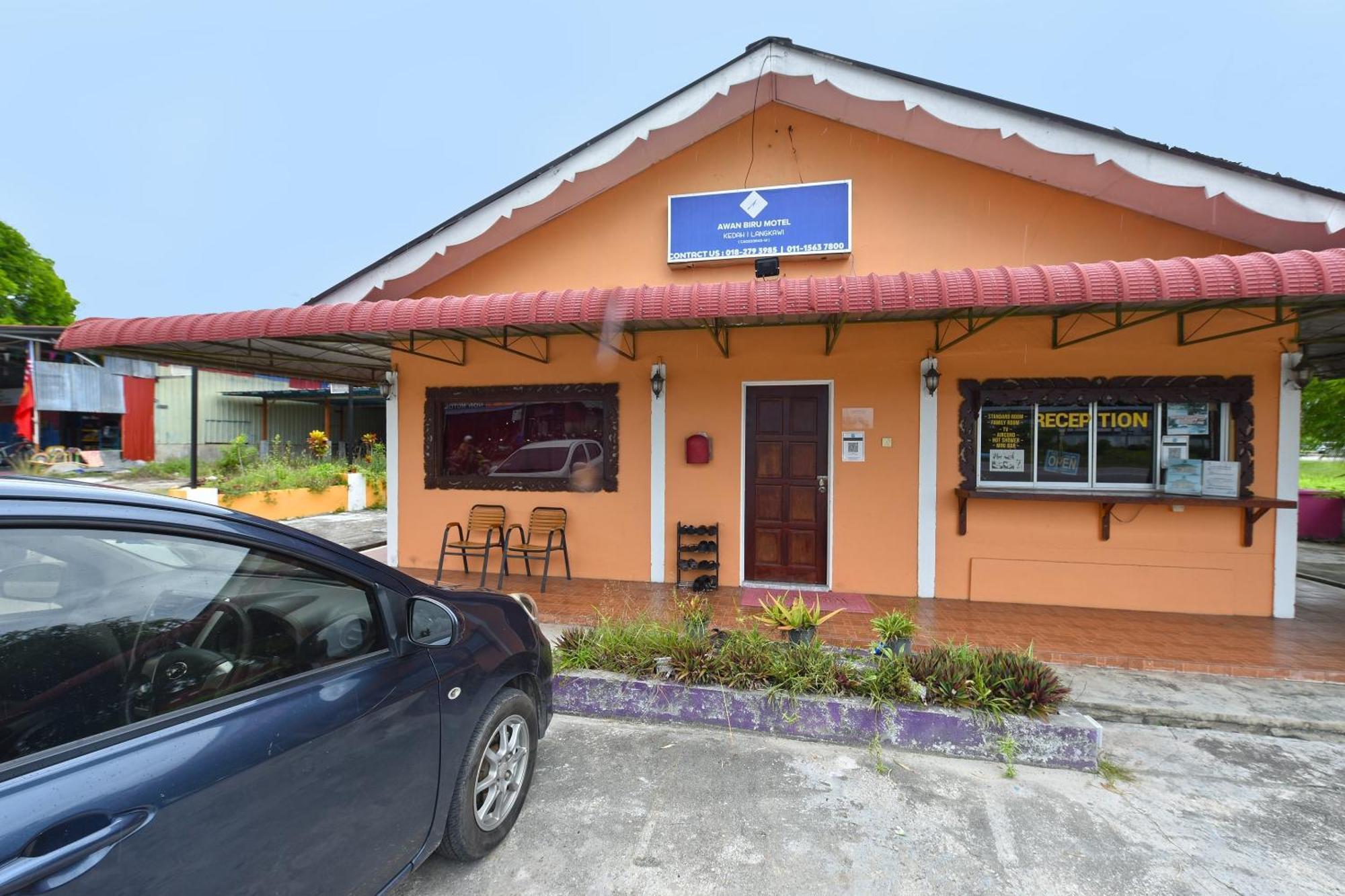 Oyo 90561 Awan Biru Motel Pantai Cenang  Exterior foto